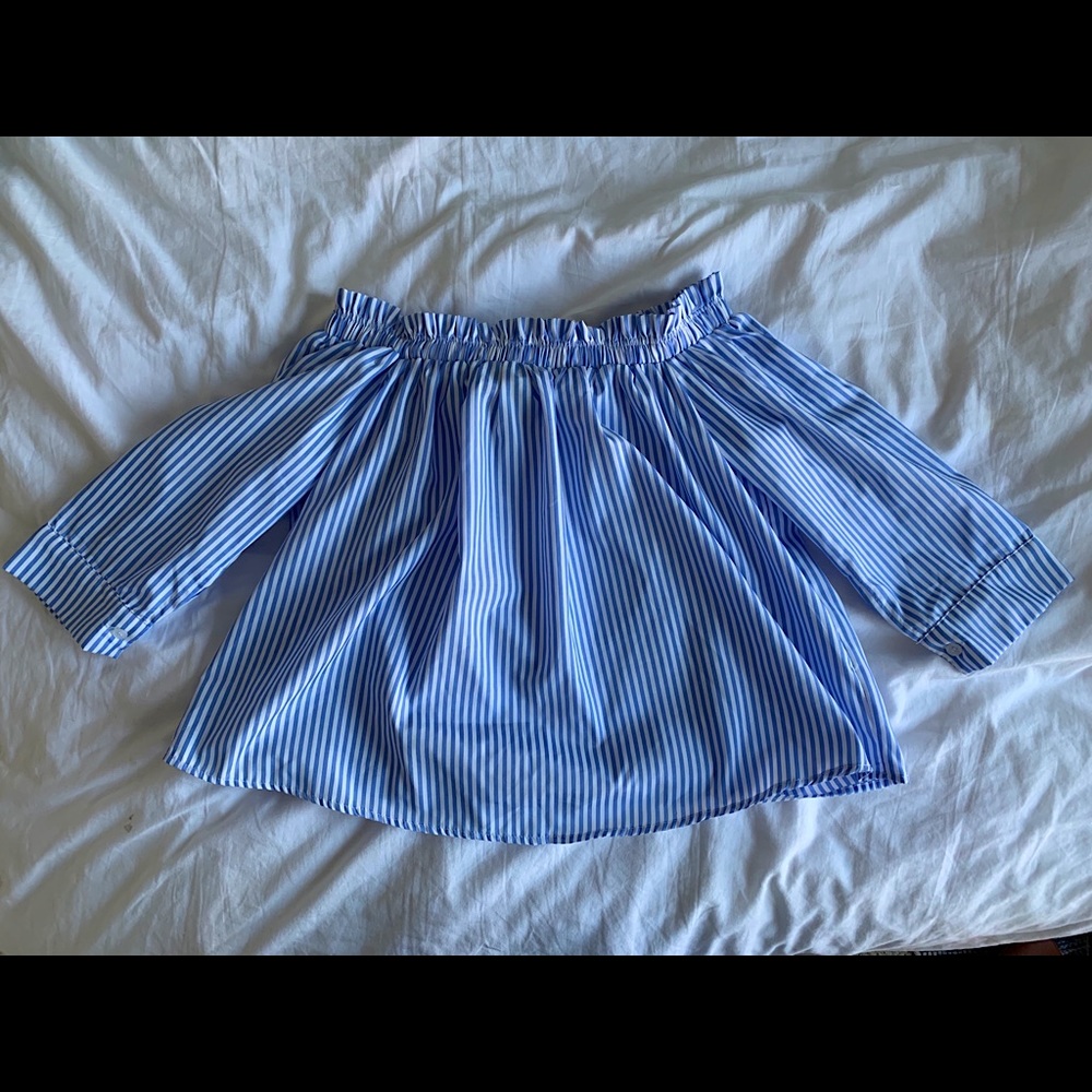 FOREVER 21 Striped off-shoulder top